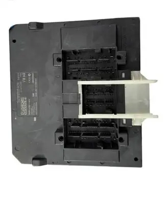 Audi Q2 - Central body control module 5Q0937084CN BCMPQ37H A2C10390904