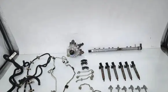 BMW 5 F10 F11 Fuel injection system set 7823402 13537823402 7823396