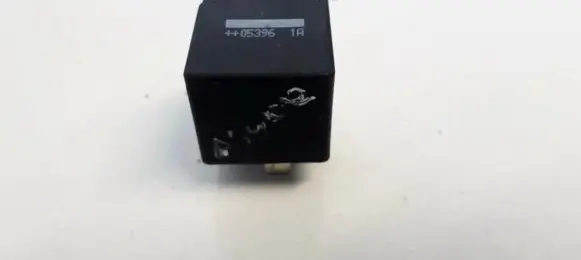 Ford Mondeo Mk III Other relay 2S7T14B192AA V23136B1X66