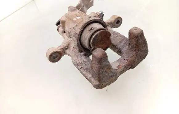 Volkswagen Golf VI Rear brake caliper 