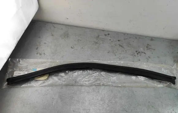 BMW 5 F10 F11 Engine compartment rubber 51767206521 7206521