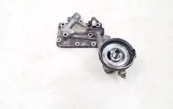 Subaru Outback Oil filter mounting bracket