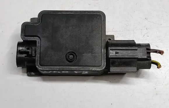 Volvo V40 Coolant fan relay 940009301 560003051615