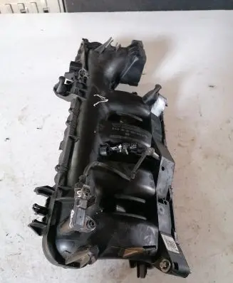Mercedes-Benz B W246 W242 Intake manifold A2700900737