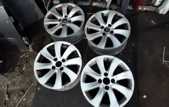 R16 alloy rim