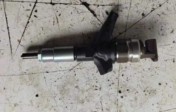 Subaru Forester SH Fuel injector 16613AA020 09K09778