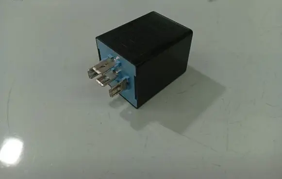 Renault Laguna I Other relay 7222B2