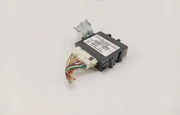 Toyota Auris 150 Light module LCM 3560078675 8996012090