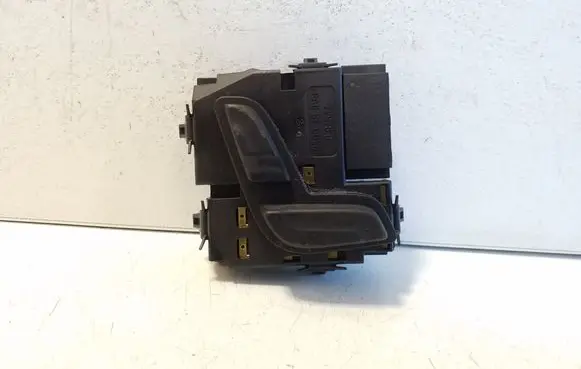 Mercedes-Benz E W212 Seat control switch A2048701958
