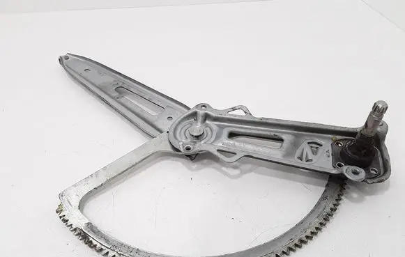 Rear door manual window regulator