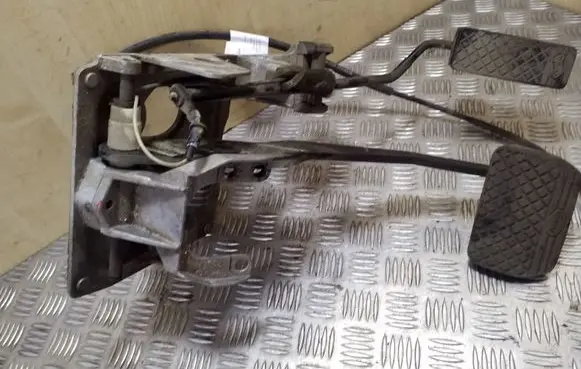 Audi A8 S8 D2 4D Pedal assembly 4D1723115C