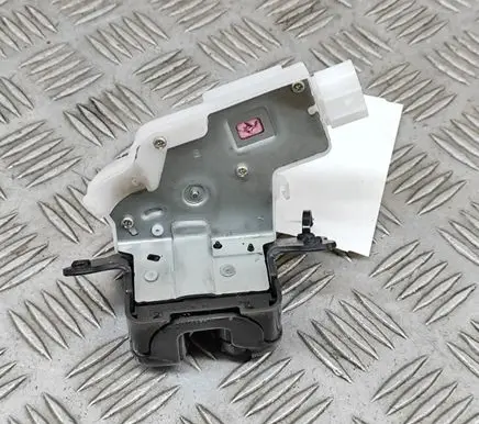 Toyota C-HR II Tailgate/trunk/boot lock/catch/latch 6935010130