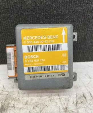 Mercedes-Benz Sprinter W901 W902 W903 W904 Airbag control unit/module 000446042
