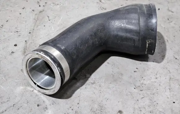 BMW X6 E71 Intercooler hose/pipe 7575407