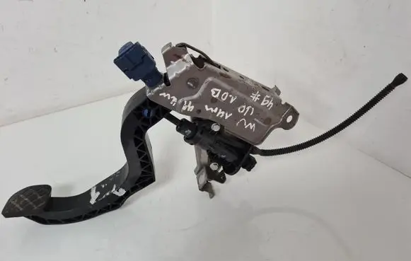 Volkswagen Up Accelerator throttle pedal 1S1721059G