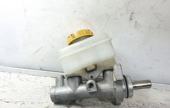 Subaru Legacy Master brake cylinder