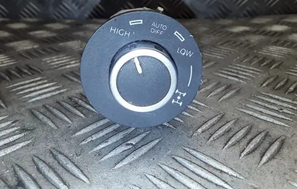 Volkswagen Touareg I Differential lock switch 7L6941435K