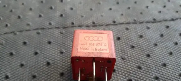 Audi A4 S4 B5 8D Other relay 443919578C 898519000