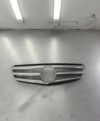 Mercedes-Benz C W204 Front bumper upper radiator grill A2048801923