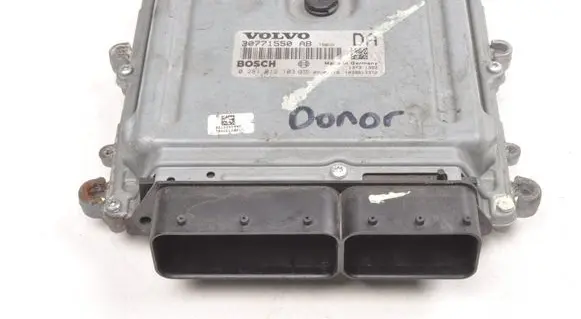Volvo XC70 Engine control unit/module ECU 30771550