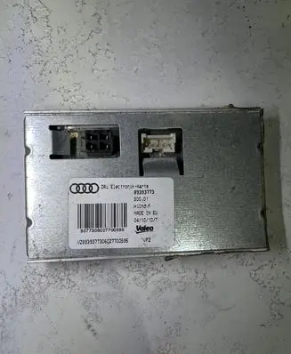 Volkswagen PASSAT B7 Light module LCM 89393773