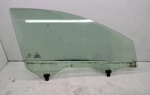 KIA Sportage Front door window glass four-door