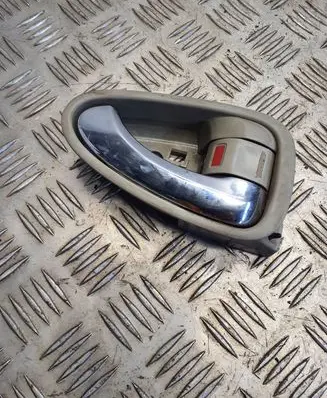 Toyota Avensis T270 Front door interior handle