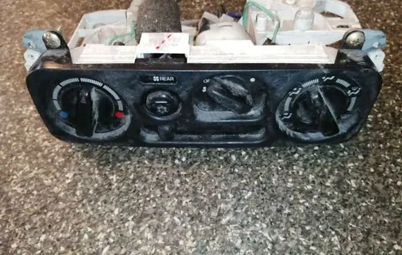 Mitsubishi Pajero Climate control unit MR398626