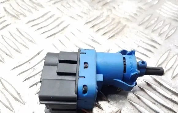 Mazda 3 I Brake pedal sensor switch