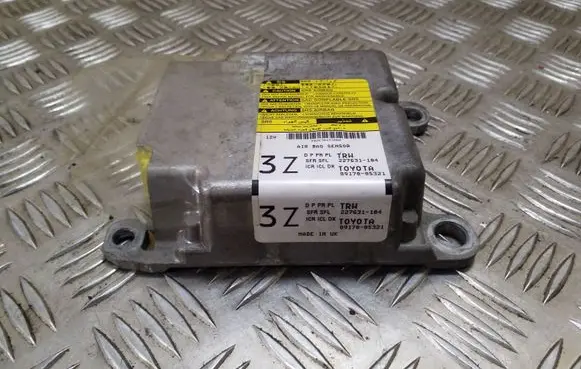 Toyota Avensis T270 Airbag control unit/module 227631104 8917005321