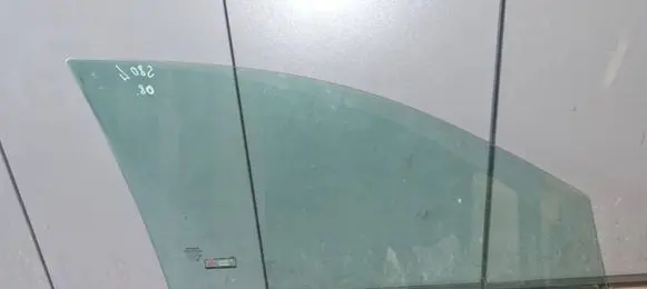 Volvo S80 Front door window glass four-door