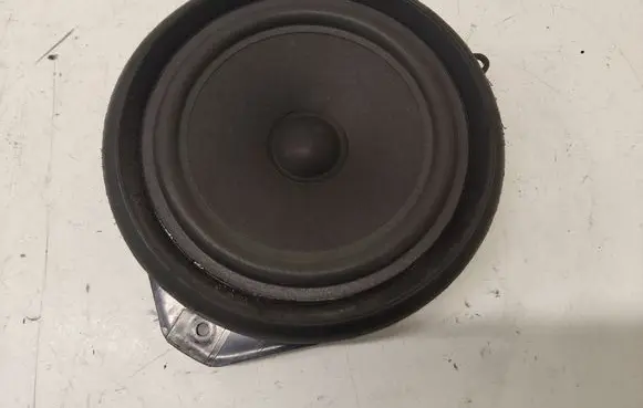 Audi A4 S4 B7 8E 8H Front door speaker 8E0035411