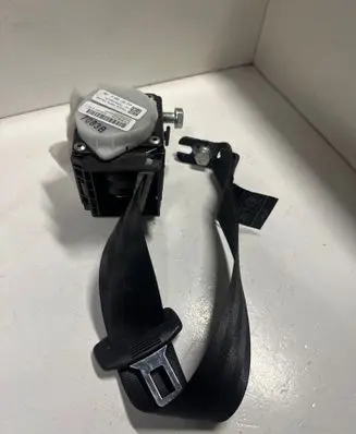 Rear seatbelt