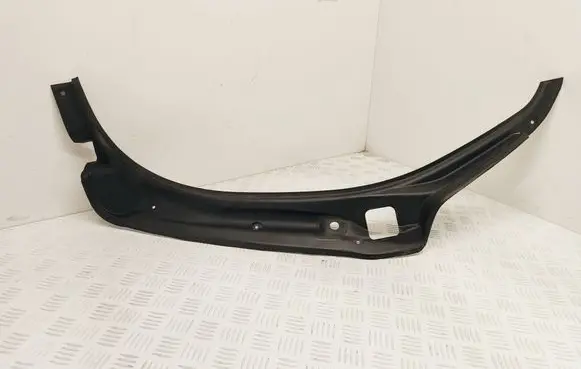 Mercedes-Benz ML W164 Wiper trim A1646931533 A1646930133
