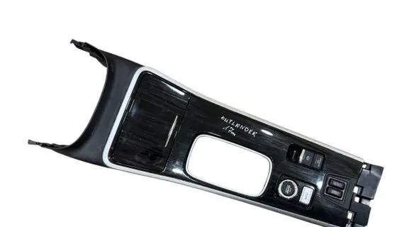Mitsubishi Outlander Center console 