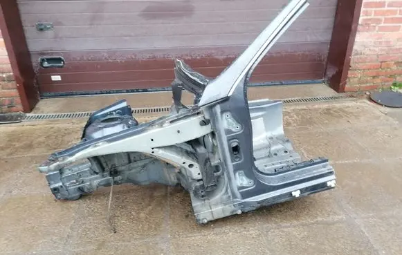 Mercedes-Benz E W212 Front quarter panel 