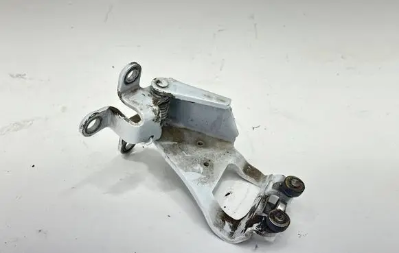 Toyota Sienna XL40 IV Sliding door lower roller guide/hinge