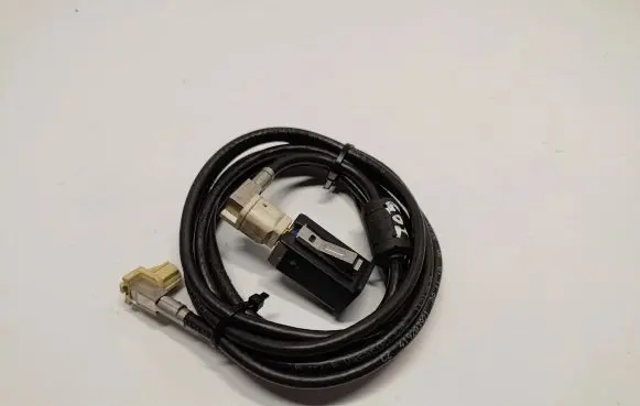 BMW 7 F01 F02 F03 F04 USB socket connector 9167196 61319167196 84109237656