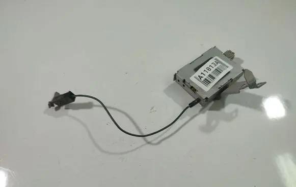 Nissan Pathfinder R51 Antenna control unit 0182141