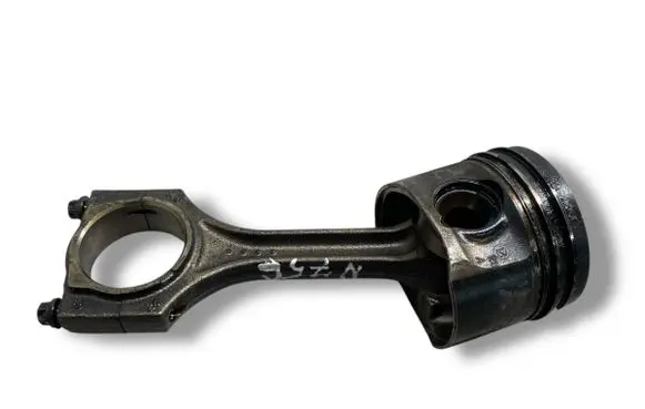 Toyota Avensis T270 Piston with connecting rod 1ww