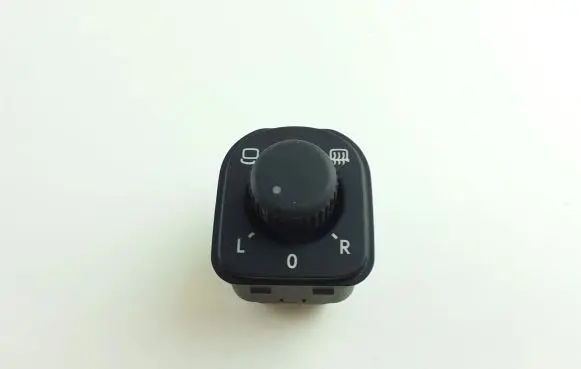 Wing mirror switch