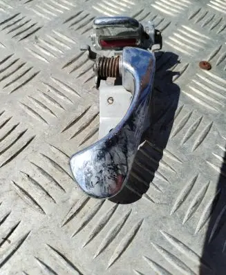 Mitsubishi L200 Front door interior handle 