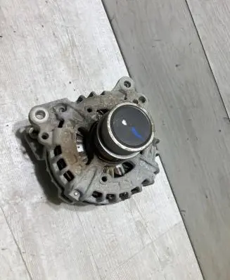Volkswagen Beetle A5 Generator/alternator 04C903023T