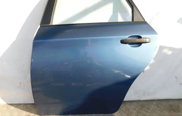 Subaru Impreza III Rear door