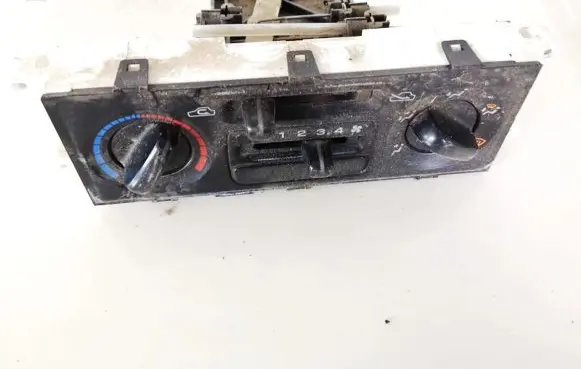 Subaru Forester SF Climate control unit