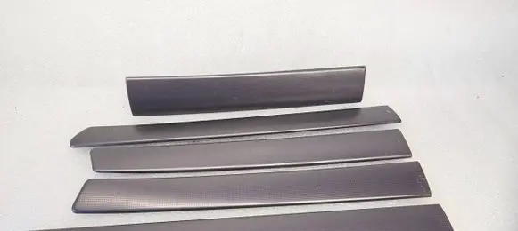 Dashboard glove box trim