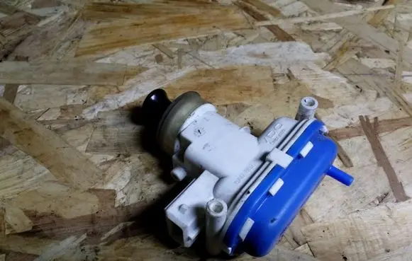 Audi 80 90 S2 B4 Central locking motor 8A0862153