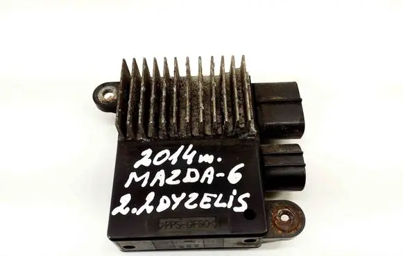 Coolant fan relay