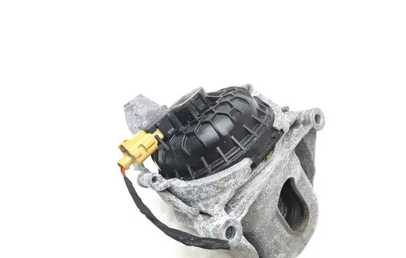 Audi Q5 SQ5 Engine mount bracket 4M0199372B 28072017