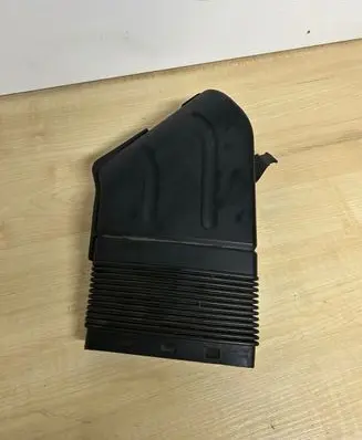 Audi A4 S4 B6 8E 8H Air intake duct part 8E0129617D
